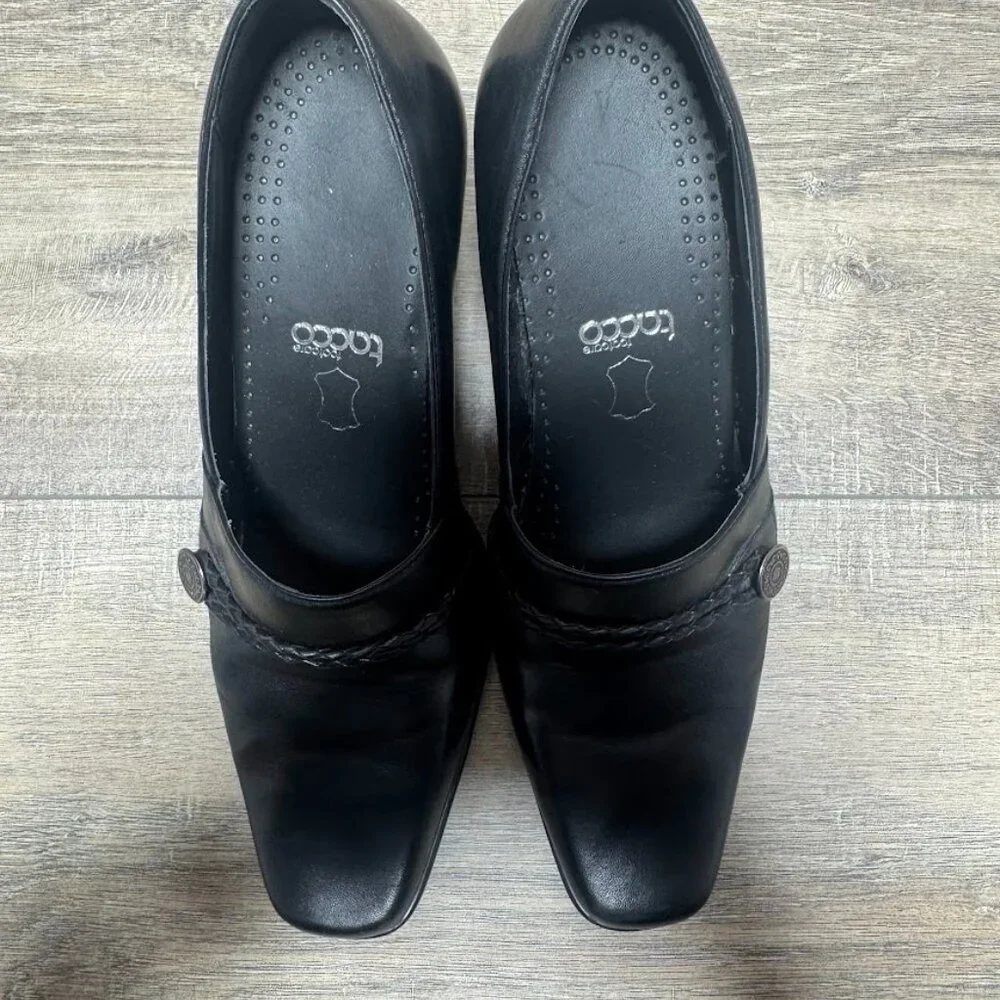 Artiva black leather